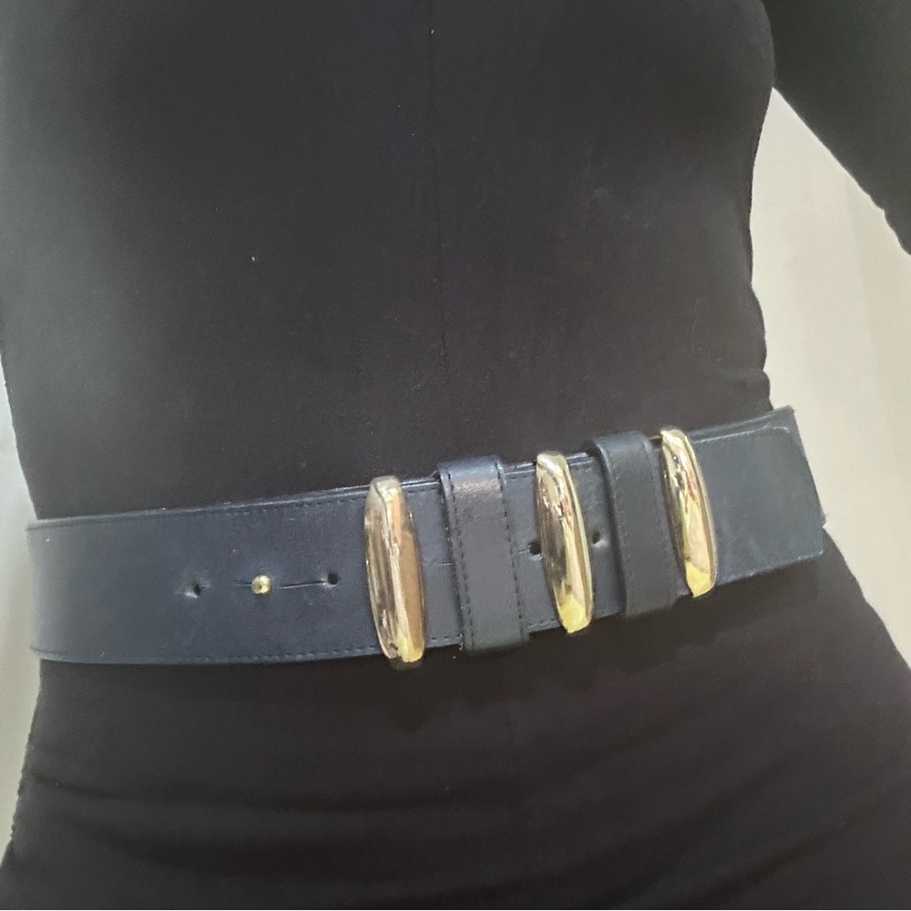 Vintage Navy Leather Belt Triple Gold Bar Keepers. 90โs, Y2K, Retro Size L